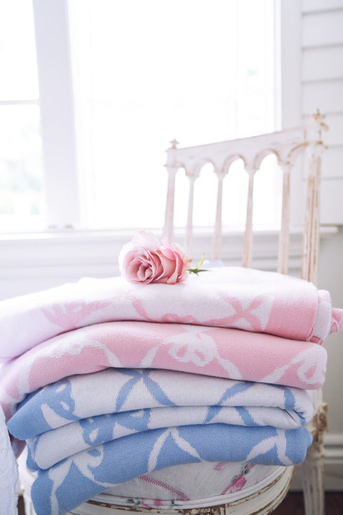 Bow Throw Blanket - PASTEL PINK