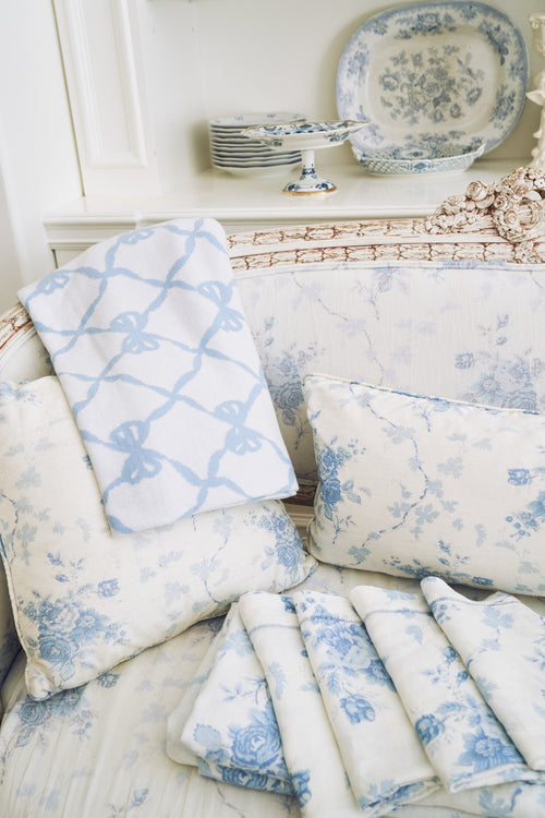 Bow Throw & Blanket