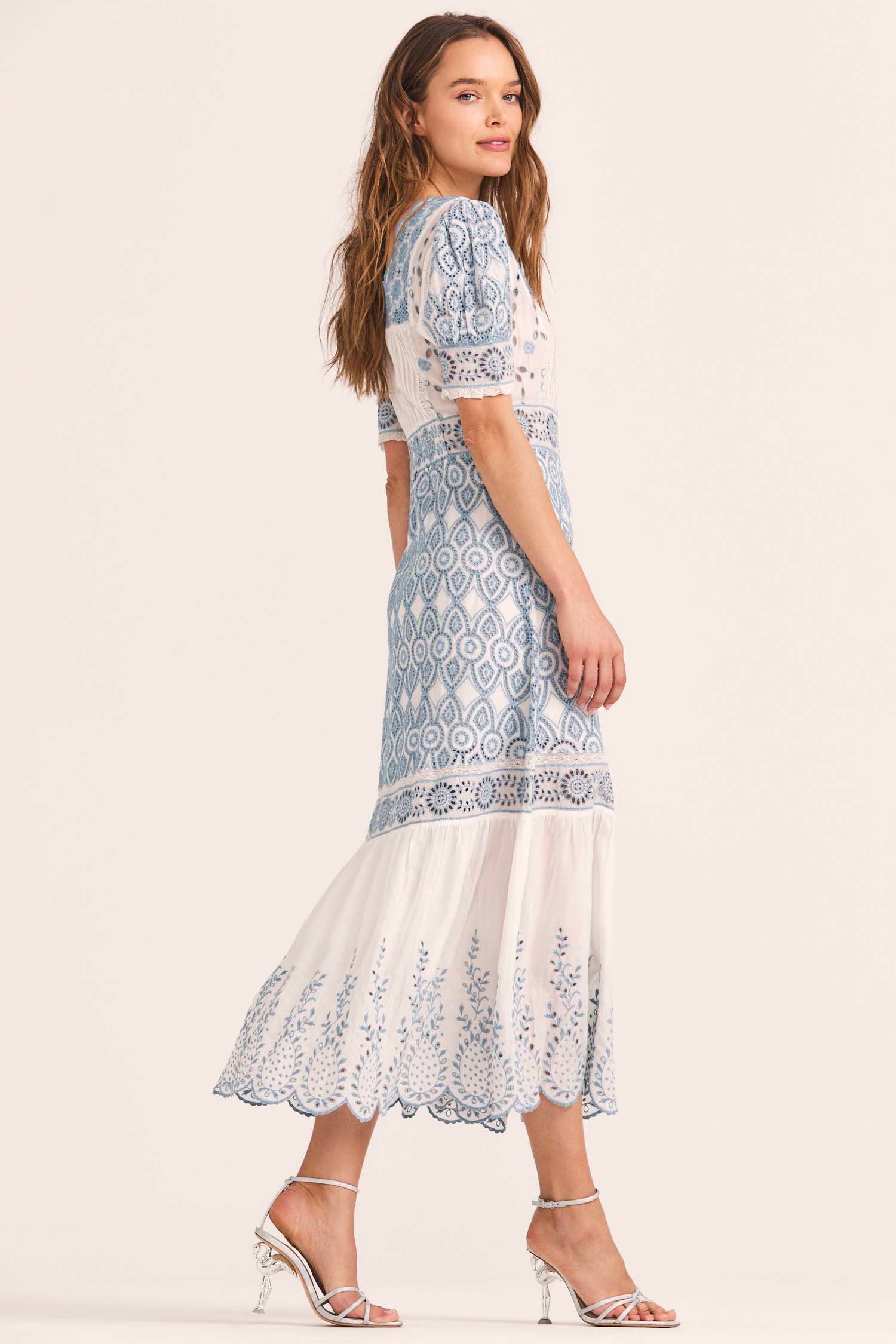 Women's white and blue embroidered puff sleeve midi dress