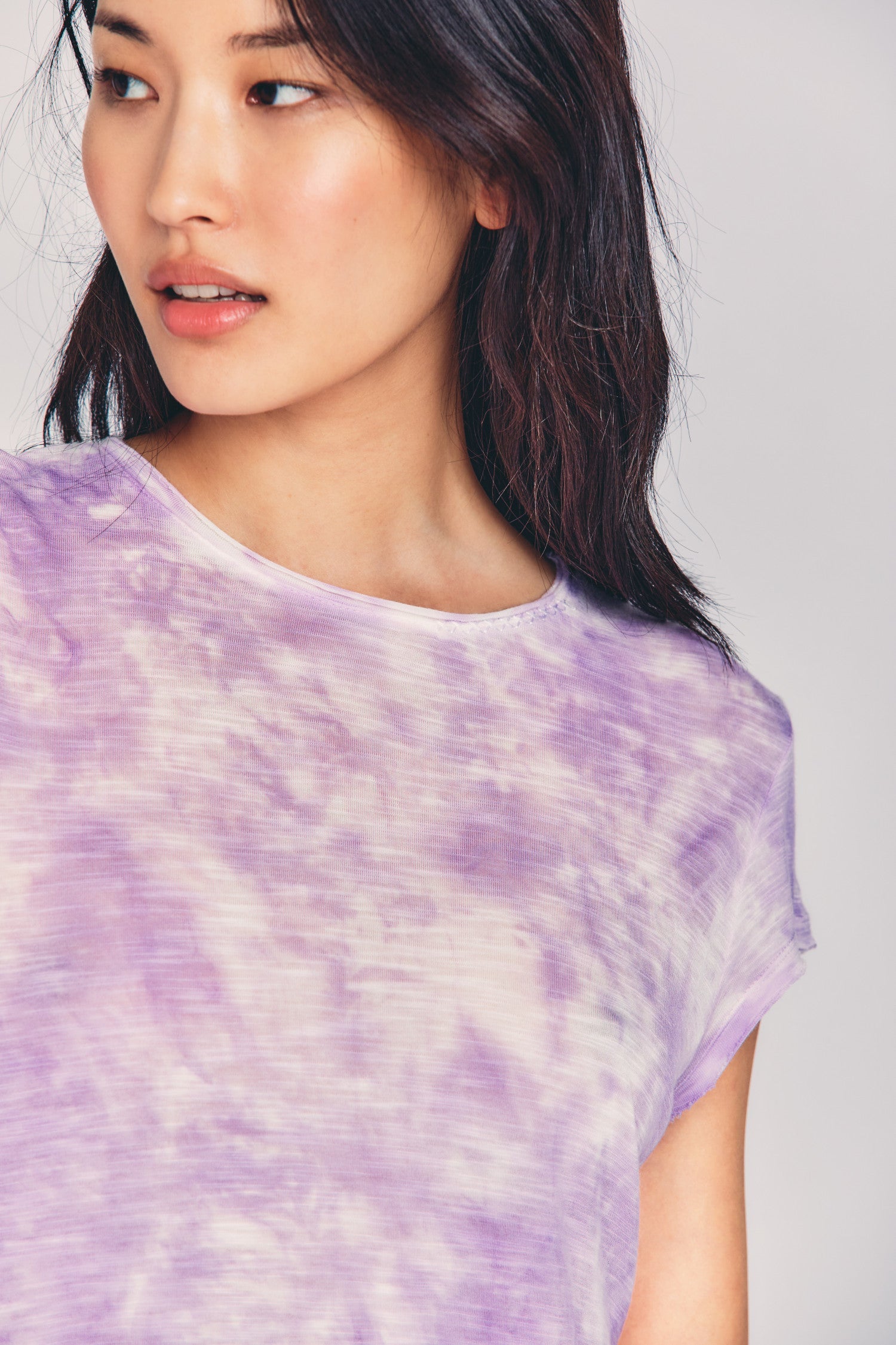 Women's purple tie-dyed cropped tee