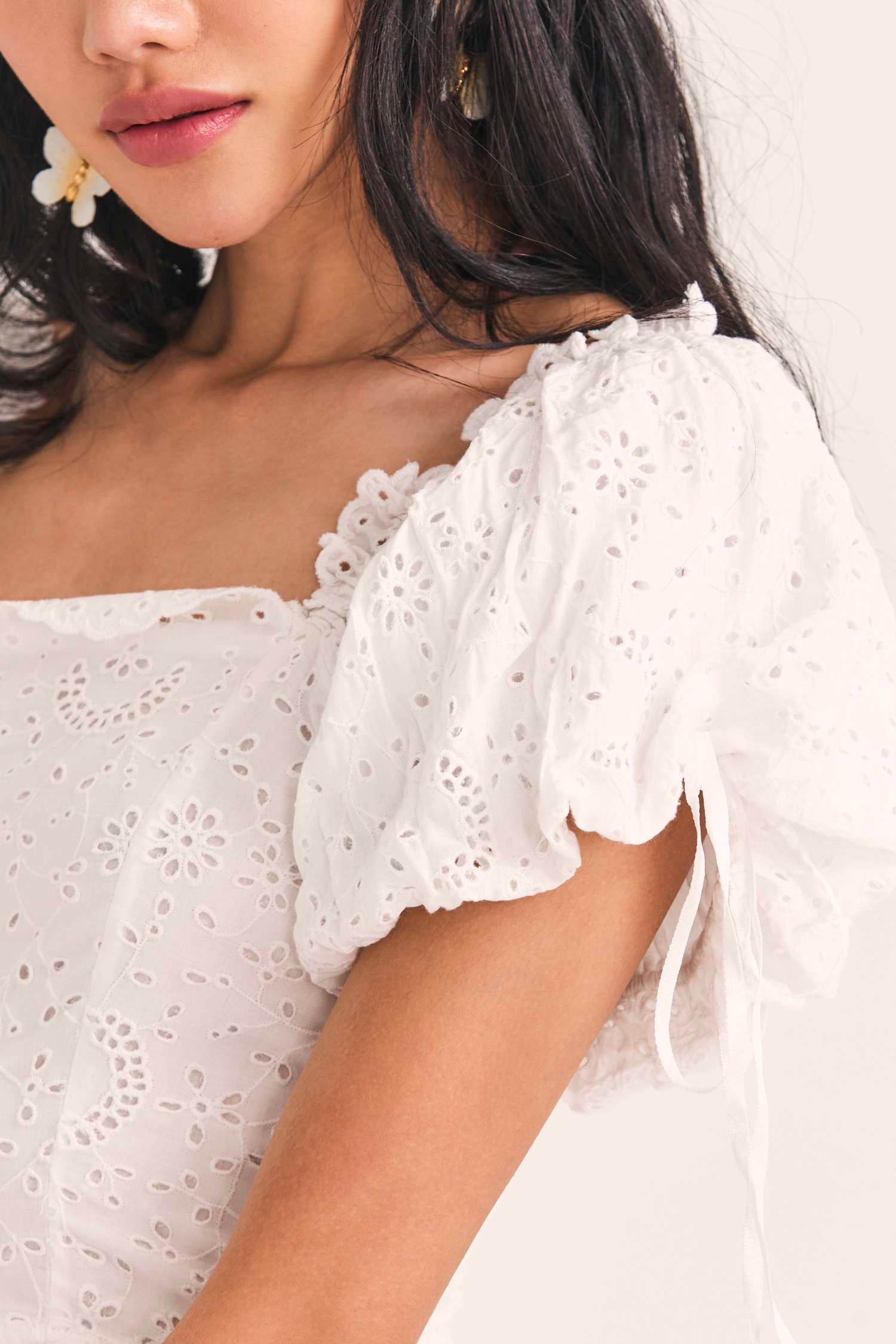 Women's white eyelet-embroidered puff sleeve top